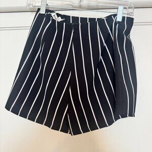 Vertical Stripe High-Waisted Skort – Size S